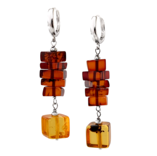 Серьги длинные из матового янтаря в форме кубиков