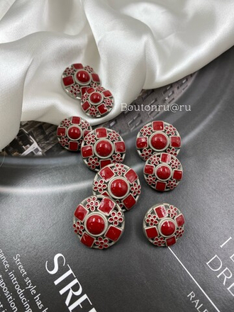 Пуговицы серебристые с квадратными деталями и бордовой эмалью