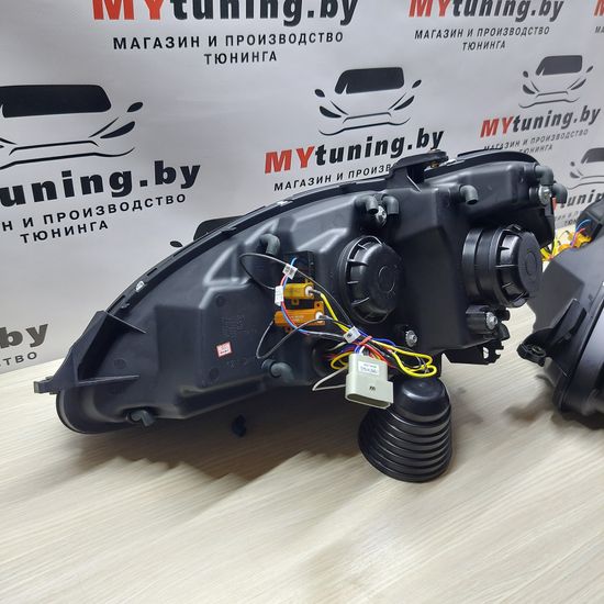 Передние фары daylight black для Mercedes S W220