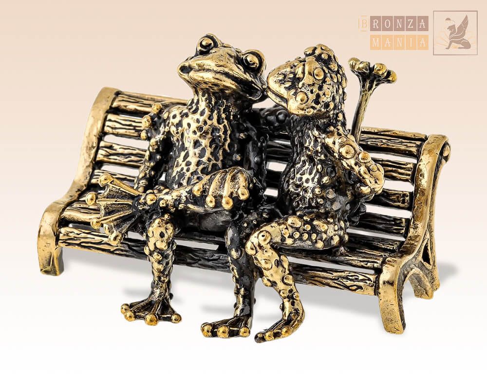 фигурка Лягушки на лавке