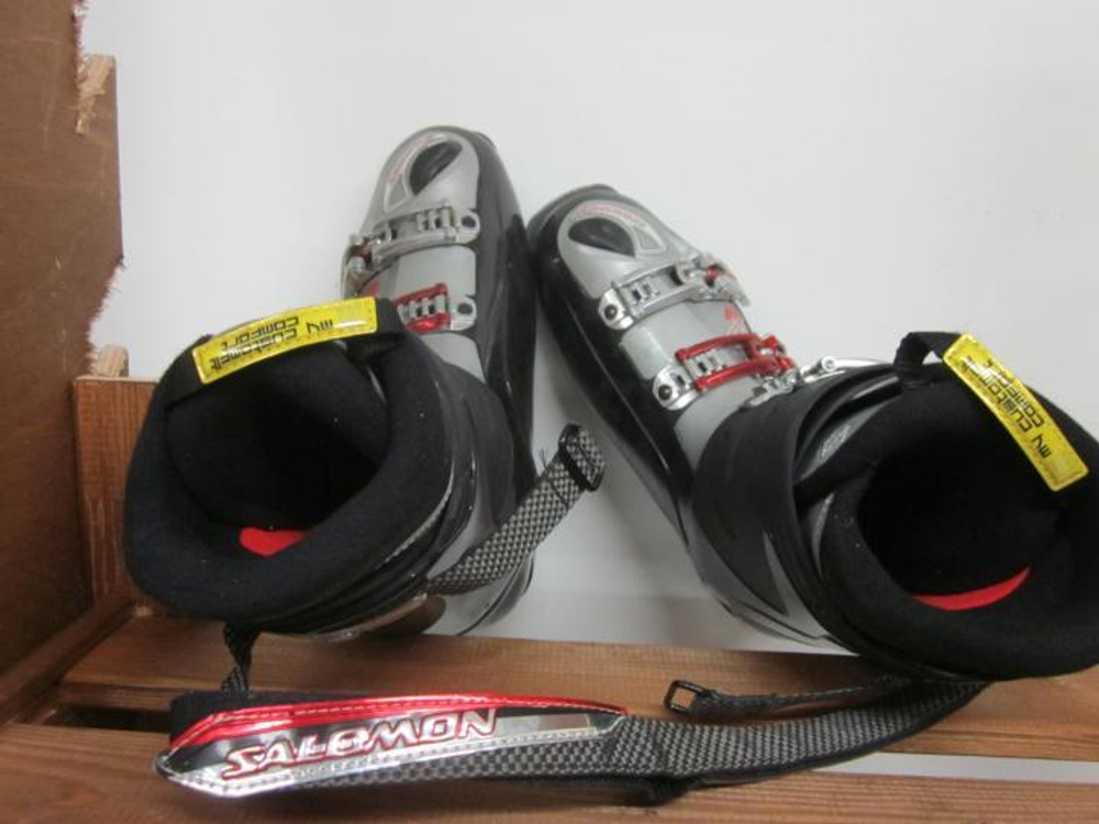 Ботинки горнолыжные новые Salomon купить дешево в Москве , доставка по всей России.