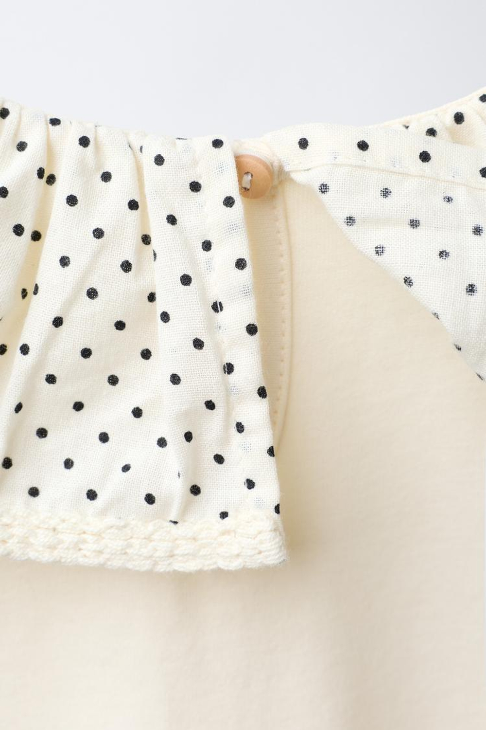 ZARA ФУТБОЛКА С ОТЛОЖНЫМ ВОРОТНИКОМ И ВЫШИВКОЙ, ТЕМНО-СИНИЙ/БЕЛЫЙ