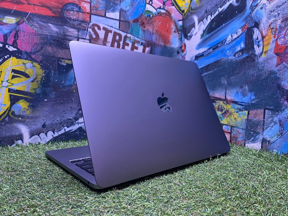 MacBook Pro M2 13.3 2022 M2/8GB/256GB A2338 (27 циклов)