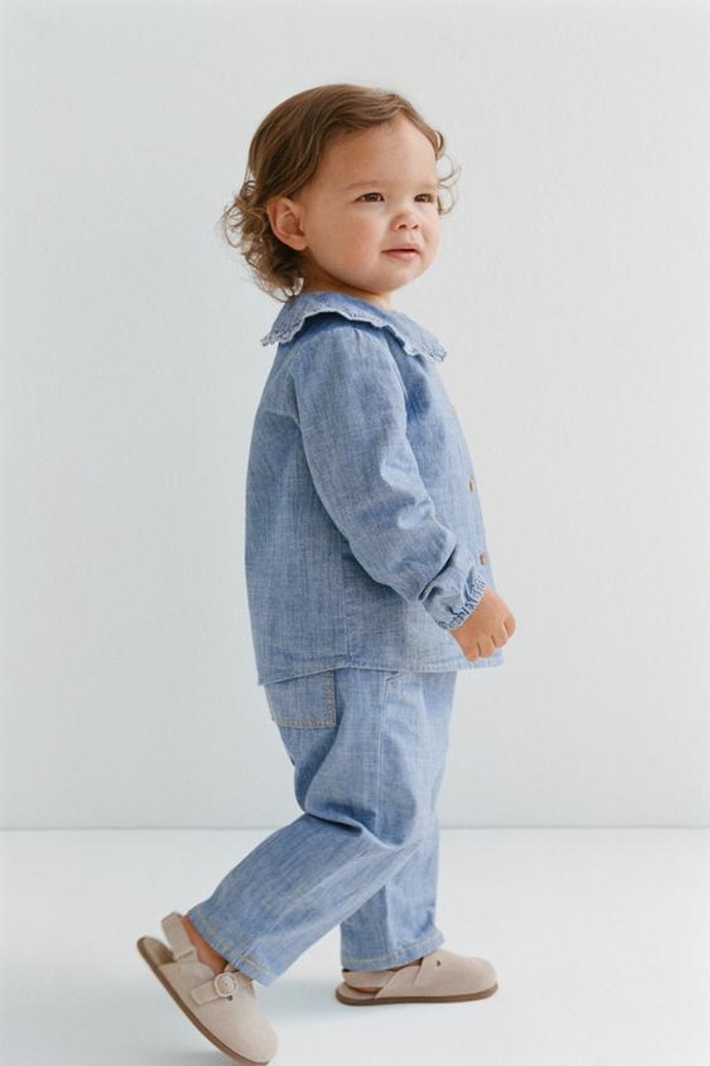 ZARA БЛУЗА ИЗ СТРУЯЩЕЙСЯ ДЖИНСОВОЙ ТКАНИ, ВЫЦВЕТШИЙ СИНИЙ