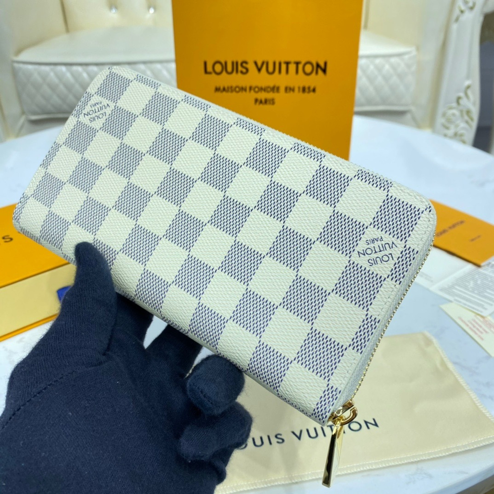 Louis Vuitton Zippy Wallet