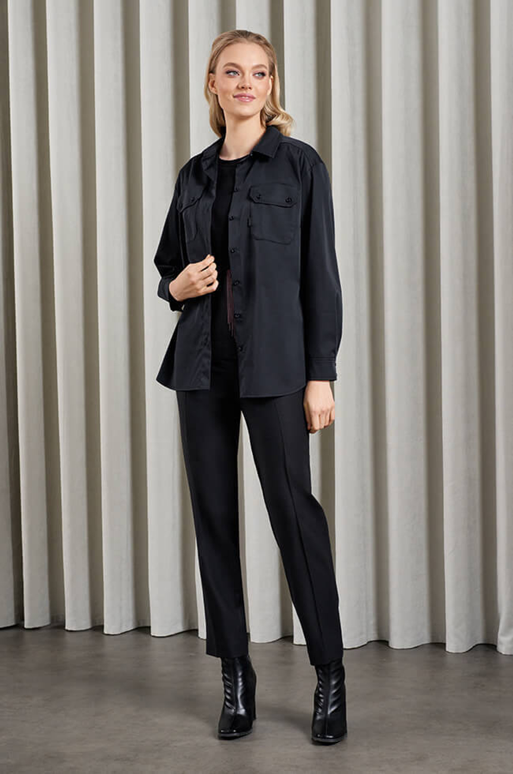 22885 Блузка женская (черный)