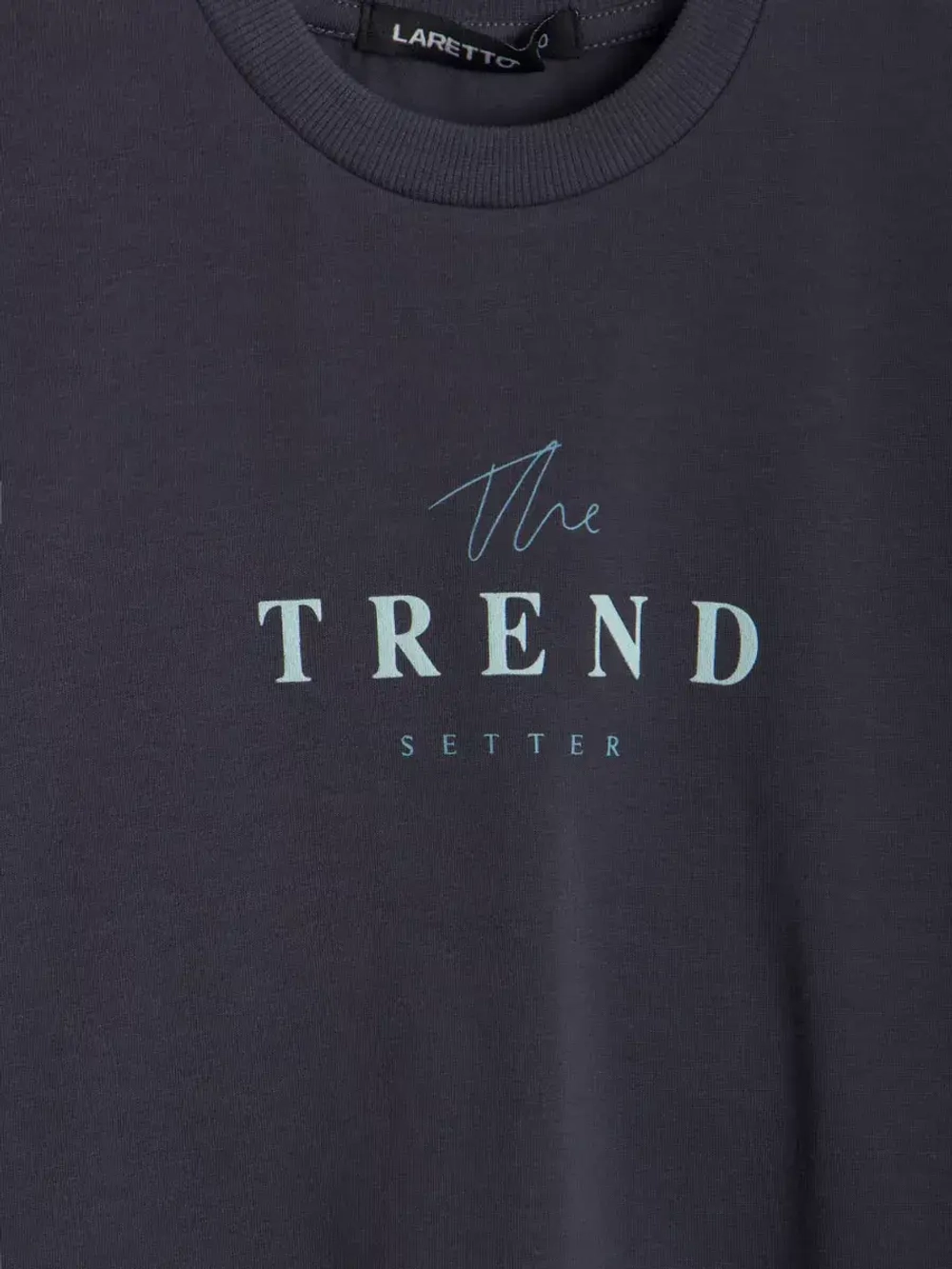 Костюм для девочки на весну