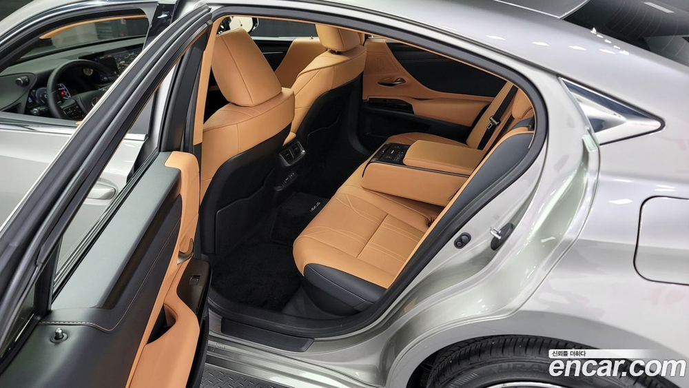 Lexus ES300h 7 Generation Luxury (11.2022)