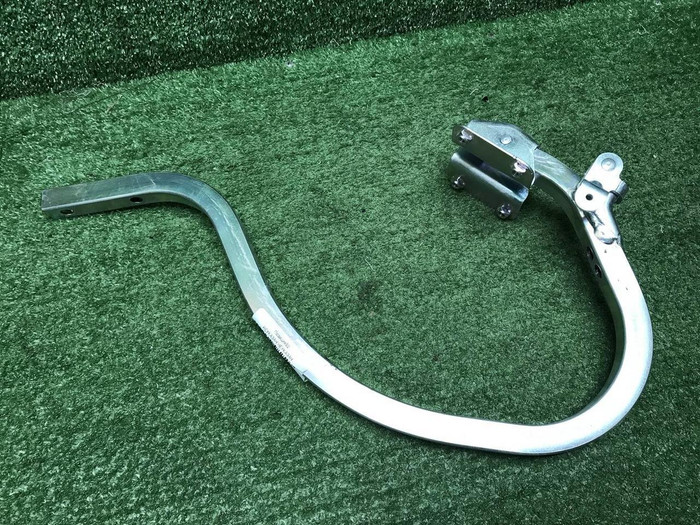 Петля крышки багажника правая Lada Vesta (15-н.в.)