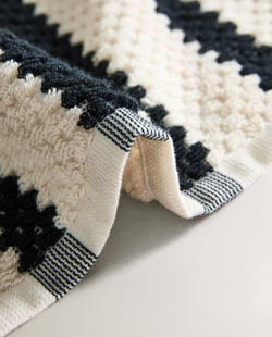 Zara Home - Жаккардовое банное полотенце с геометрическим рисунком, черный, 50х90 см
