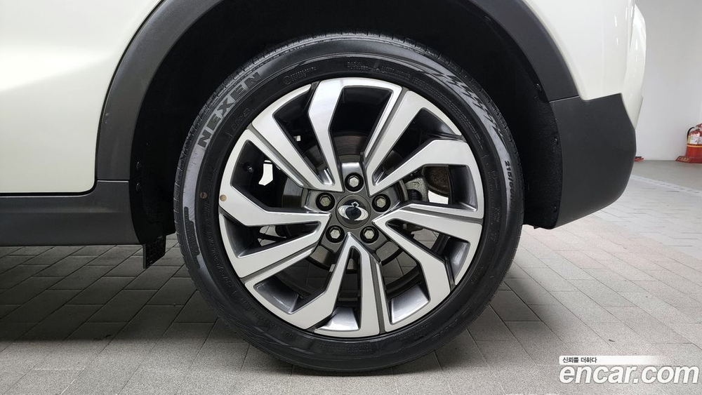 KG Mobility (Ssangyong) Very New Tivoli Бензин 1.5 2WD (07.2020)