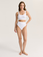 Бесшовный топ на широких бретелях