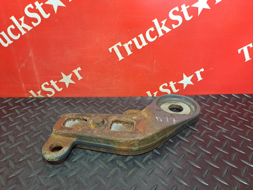 Кронштейн амортизатора нижний левый