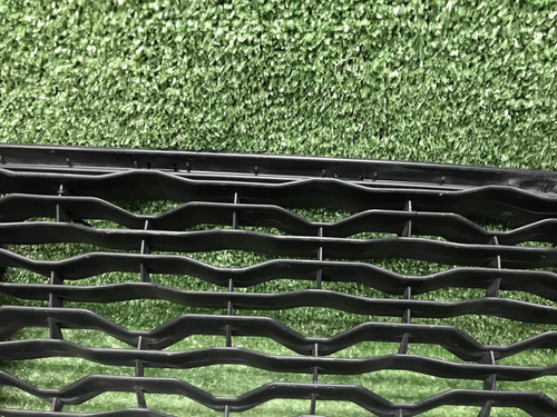 Решетка переднего бампера Renault Duster 2 (20-нв)