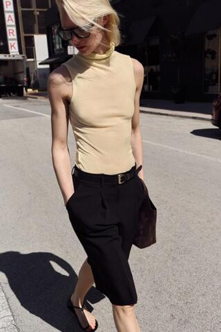 ZARA ДЛИННЫЕ БЕРМУДЫ С РЕМНЕМ, ЧЕРНЫЙ