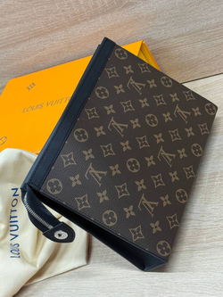 Клатч Louis Vuitton
