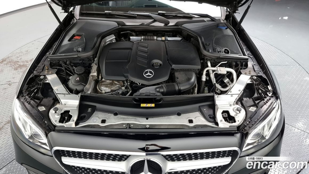 Mercedes-Benz E-Class W213 E220d Cabriolet (12.2019)