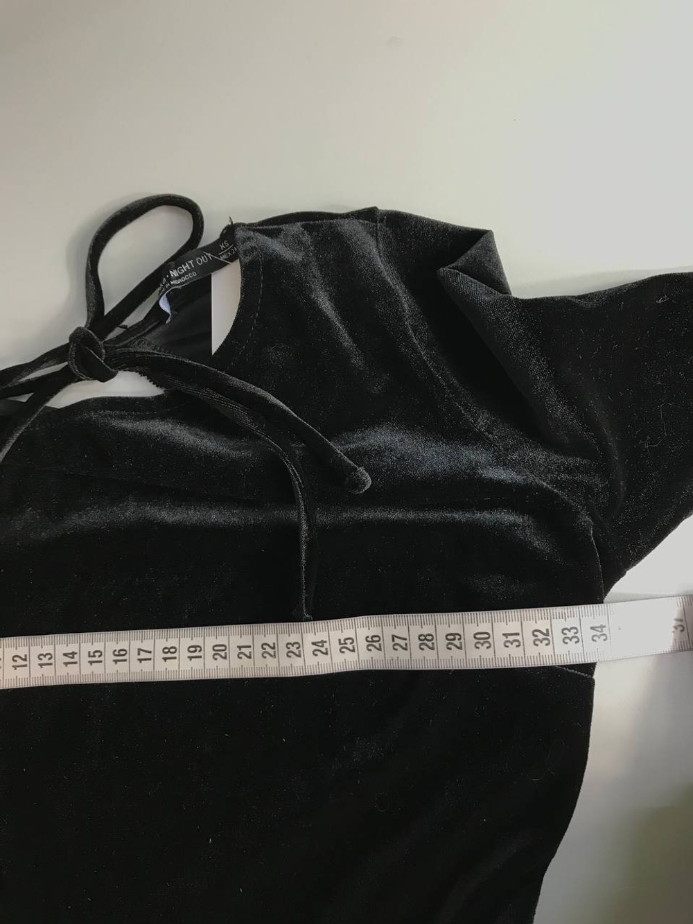 Комбинезон с шортами Bershka под бархат для эффектного образа, 42 размер