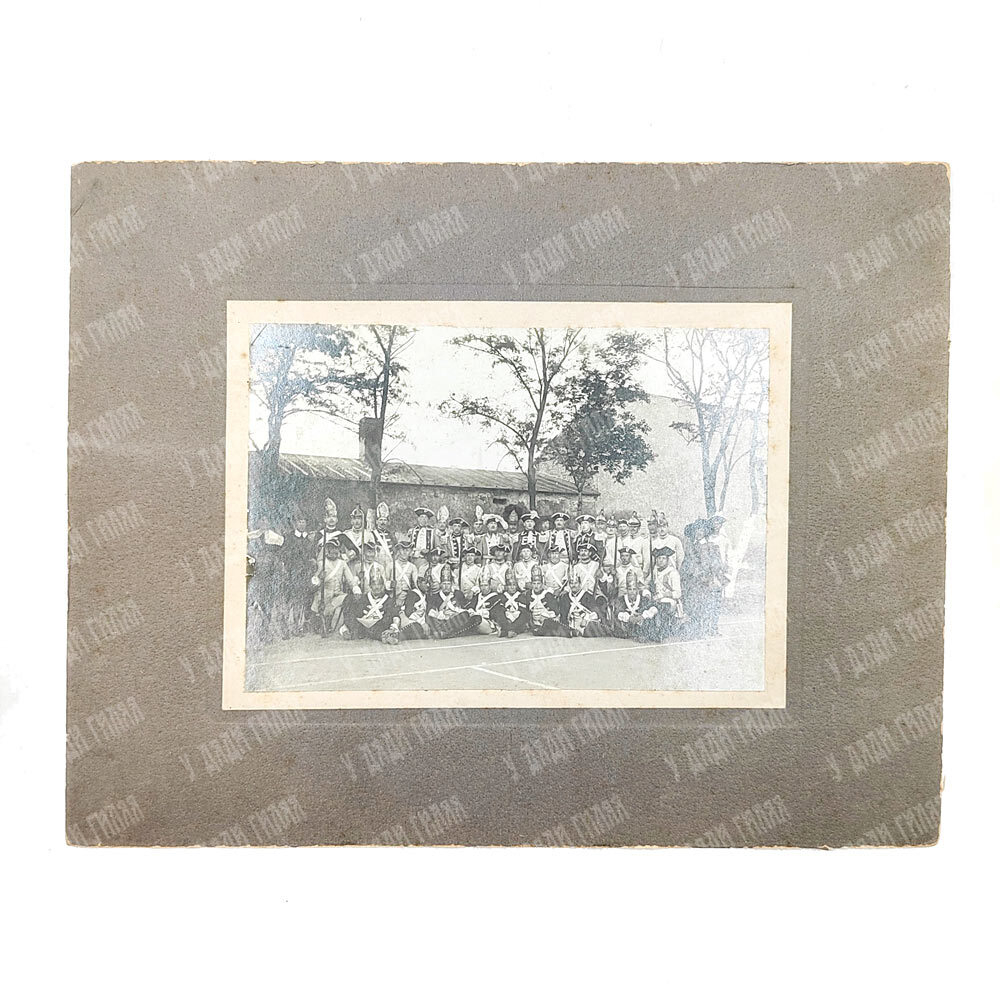 Коллективное фото в военной форме. Австрия. ХХ век.