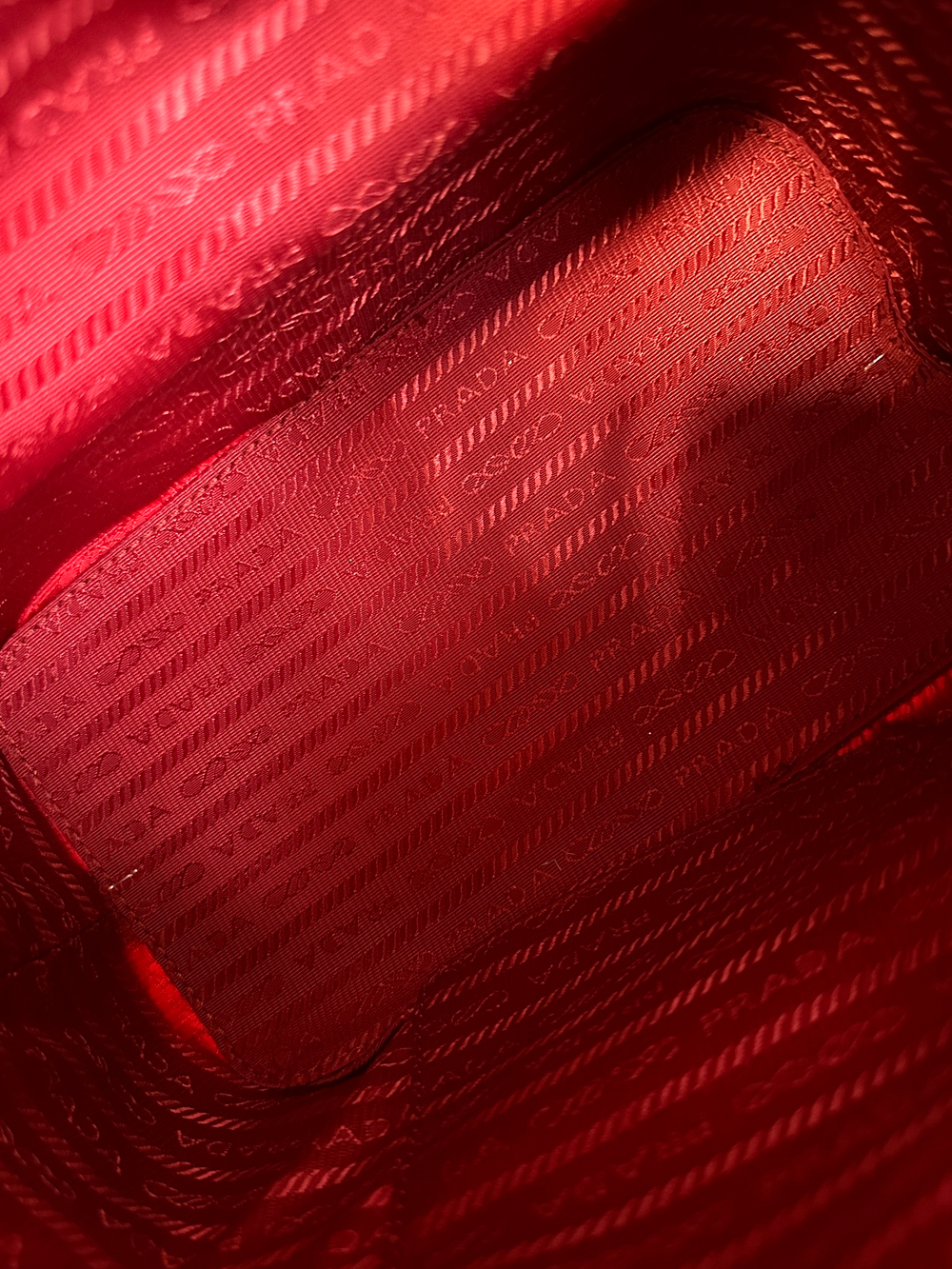 Сумка Prada Bucket Bag in Wicker and Canvas