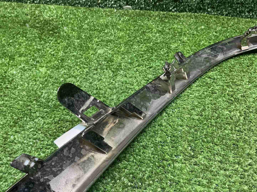 Накладка переднего бампера Toyota Camry xv70 20-24