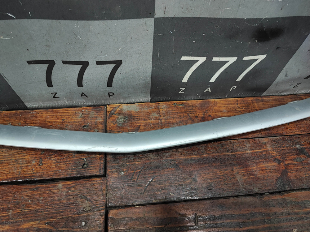 Молдинг решетки радиатора Geely Coolray 19-24 Б/У Оригинал 6013024400