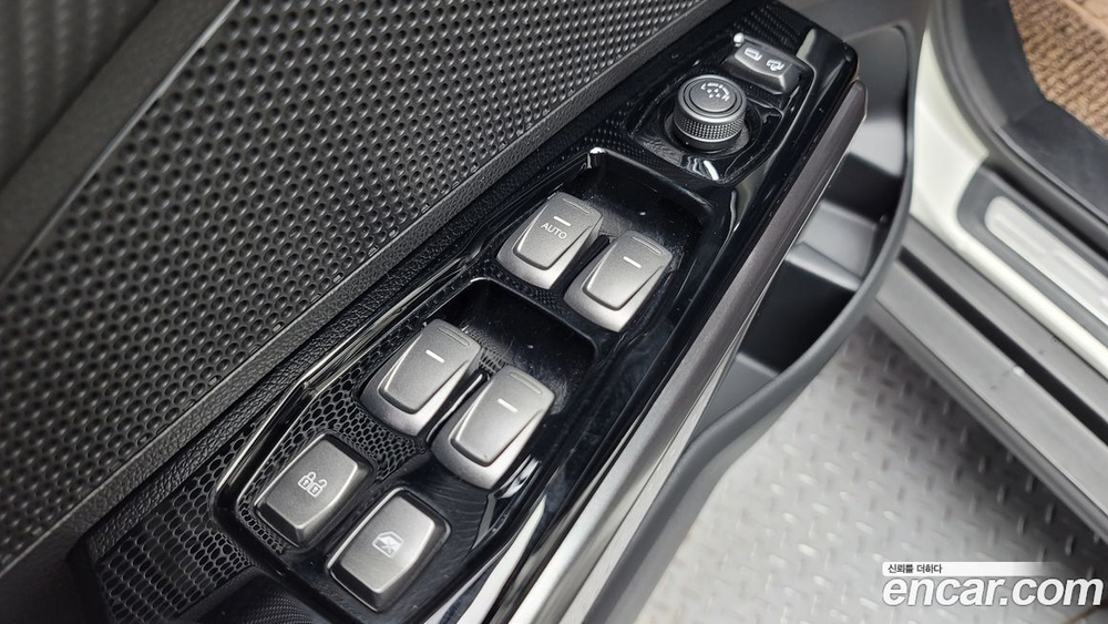 KG Mobility (Ssangyong) Very New Tivoli Бензин 1.5 2WD (01.2020)