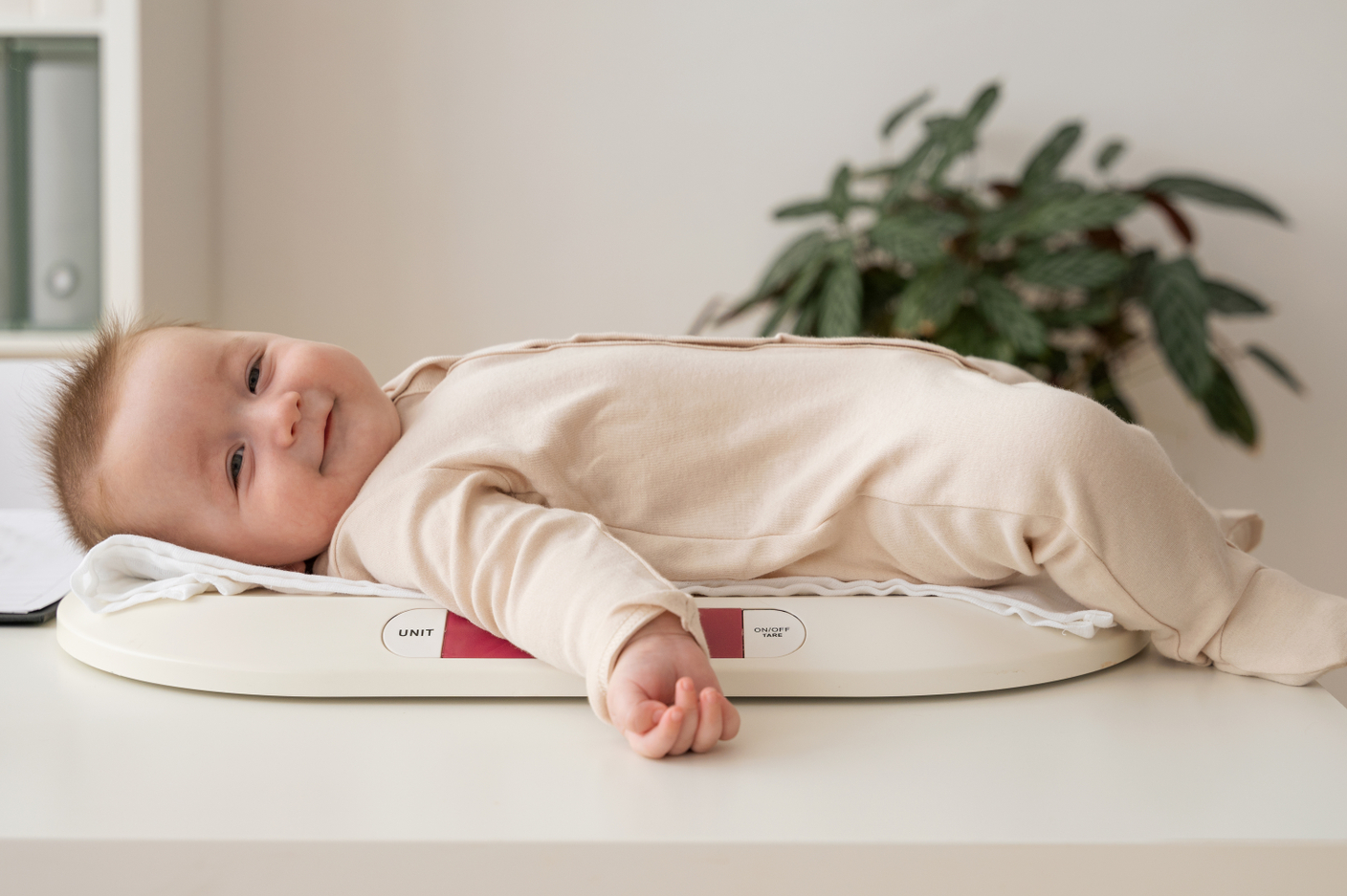 Как правильно взвешивать новорожденного в домашних условиях
