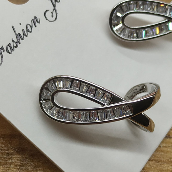 Серьги англ.заст. Бесконечность под ухо Циркон цвет прозрачный металл серебристый