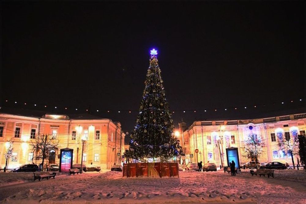 макушка Северная Корона на ствольной елке