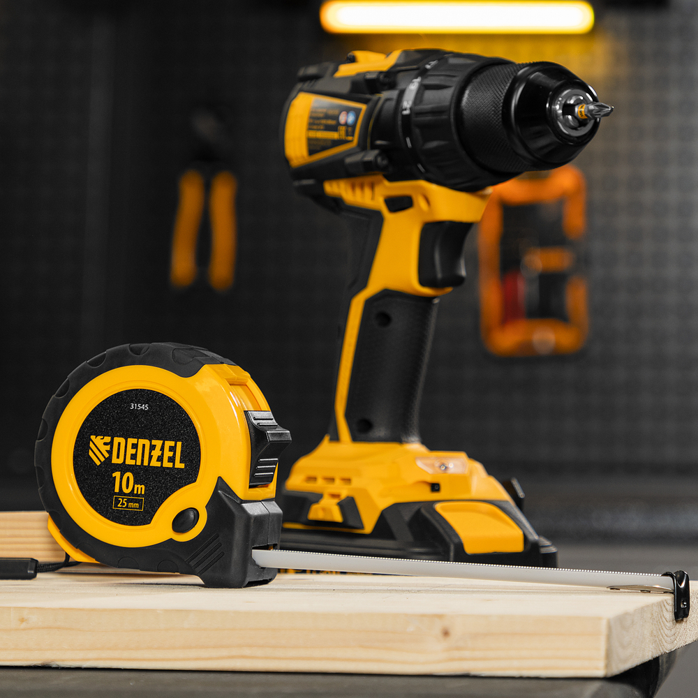 Рулетка 10м х 25мм, двухкомп. корпус, кнопка-пауза Denzel