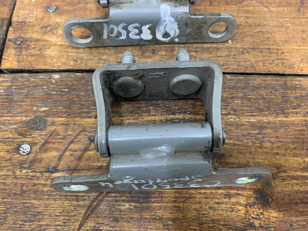 Петли крышки багажника Kia Sportage 4 (QL) 16-22 Б/У Оригинал 79710D9000