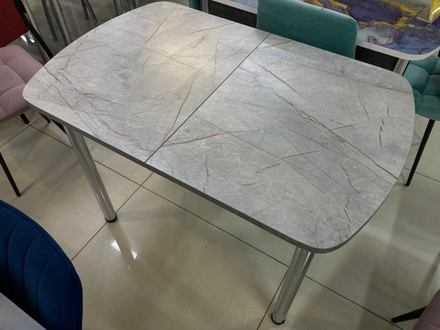 Стол разд Пластиковый подстолье прямое хром Царг.пояс бетон темный Ст-ца каспий серый (кам.т)