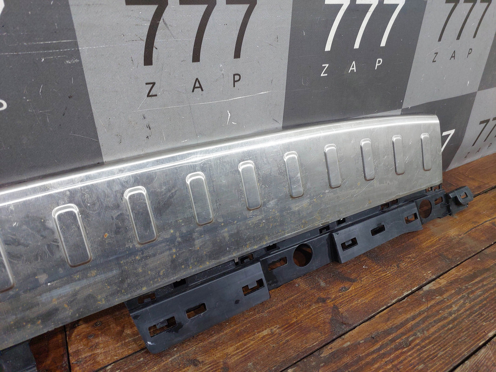 Накладка заднего бампера Tank 500 21-нв Б/У Оригинал 2804108XKV3AA