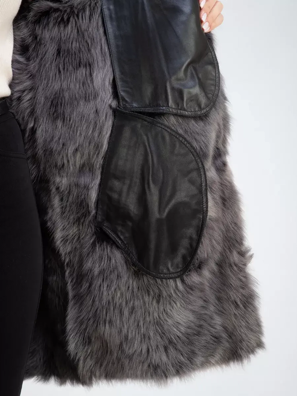 Дубленка зимняя с капюшоном натуральная оверсайз