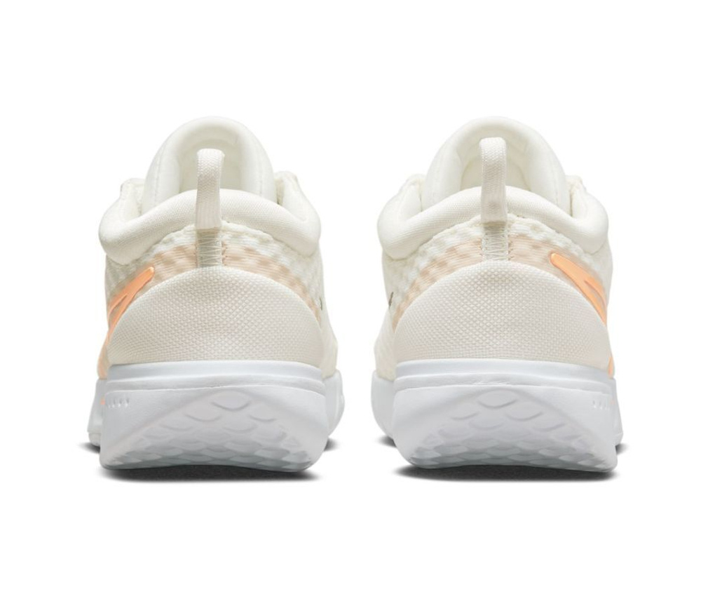 Женские Кроссовки теннисные Nike Zoom Court Pro - sail/sanddrift/peach cream