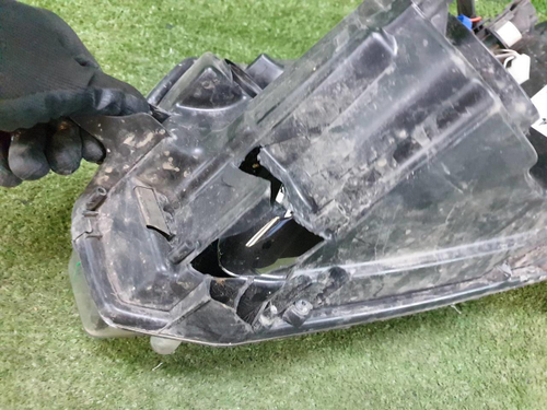 Битая Фара правая Renault Logan 2 Sandero 2 (2014-2018) галоген