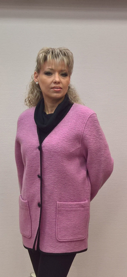 Теплый шерстяной удлиненный жакет