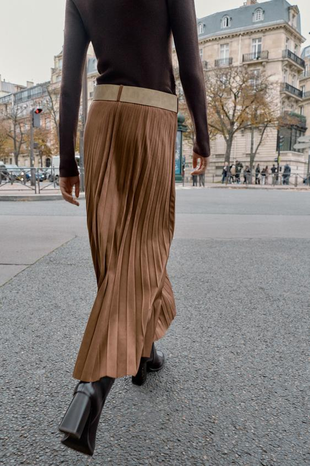 ZARA ПЛИССИРОВАННАЯ ЮБКА МИДИ ИЗ ИСКУССТВЕННОЙ ЗАМШИ С РЕМНЕМ, СВЕТЛО-КОРИЧНЕВЫЙ