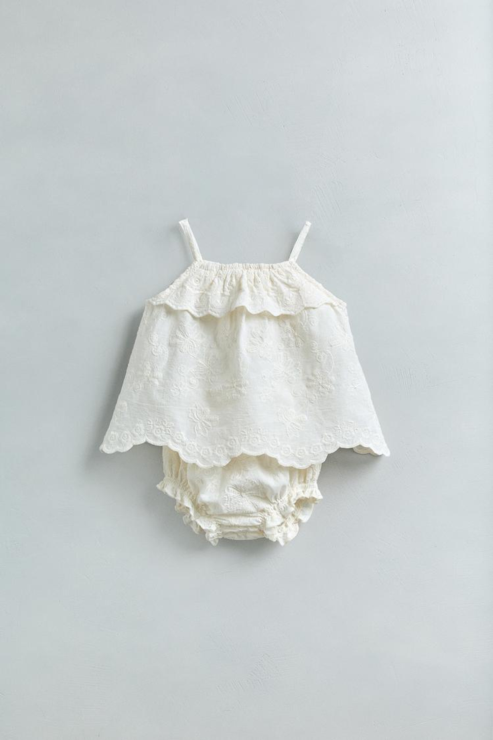 ZARA БЛУЗА И ТРУСЫ С ЦВЕТОЧНОЙ ВЫШИВКОЙ, ЭКРЮ