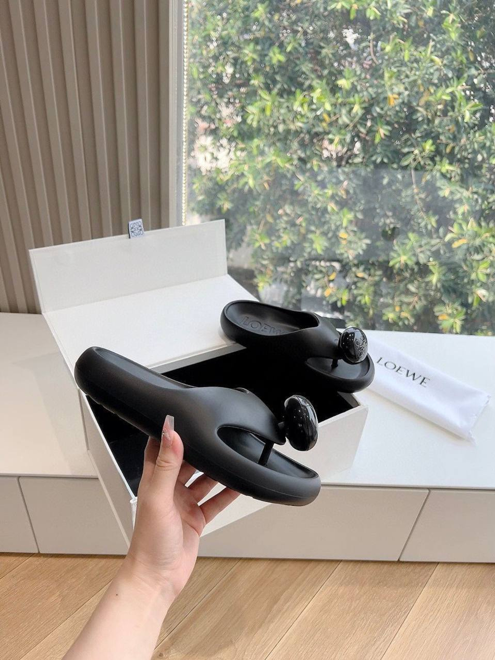 Шлепанцы Loewe