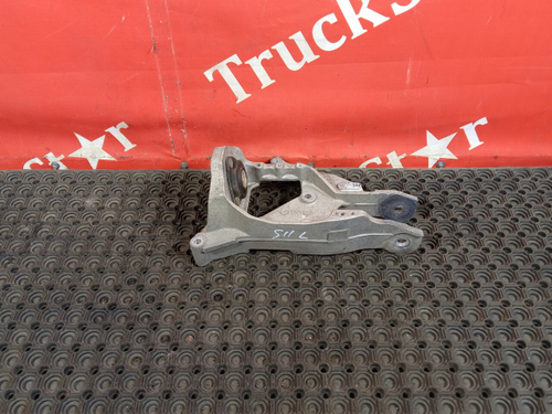 Кронштейн кабины передний левый