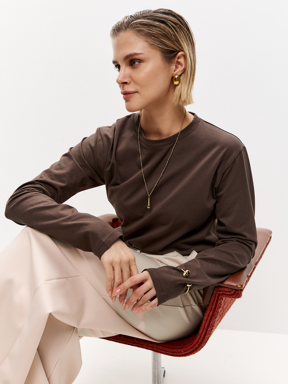 Лонгслив свободного кроя в цвете шоколад