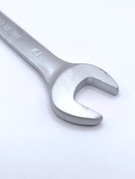 Ключ комбинированный на 19мм