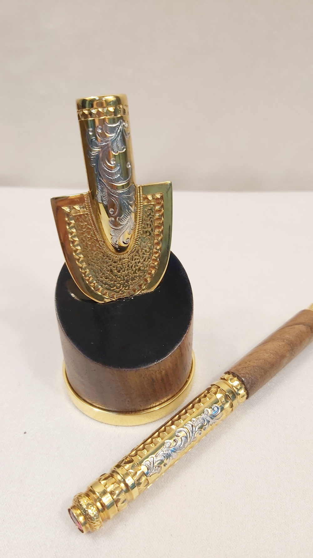 Подарок строителю " Ручка-лопата" на подставке (Златоуст)