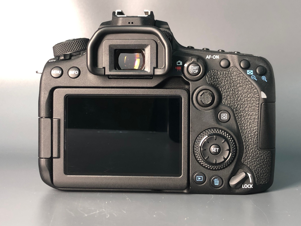 Canon 90D, 2000 кадров пробега