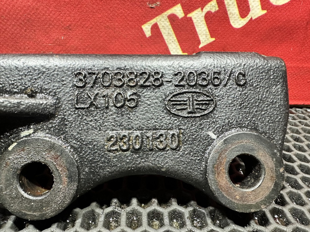 Кронштейн ящика АКБ левый 2023г