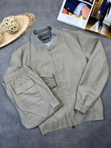 Мужской прогулочный костюм Kiton