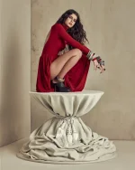 Платье с буфами и открытой спиной