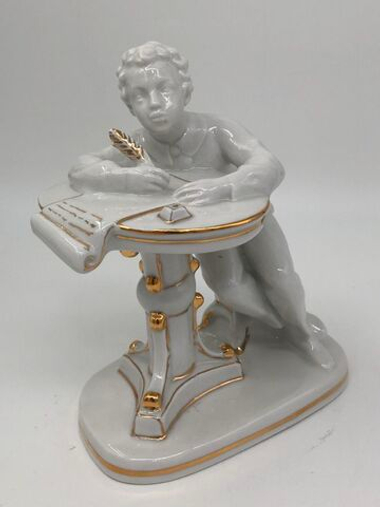 Юный Пушкин за столом. Фарфор. СССР, ЛФЗ, 1960-е гг. Автор модели С.Б. Велихова